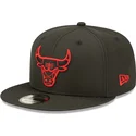 cappello-snapback-nero-con-visiera-piatta-e-logo-rosso-9fifty-neon-pack-dei-chicago-bulls-nba-di-new-era