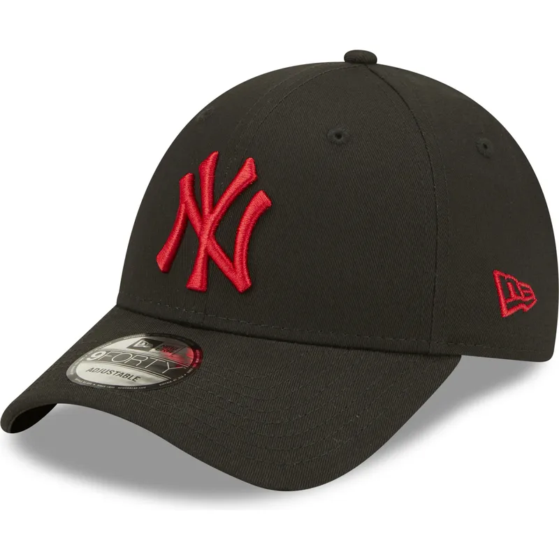 cappelli-curva-nero-cinghia-regolabile-9forty-league-essential-dei-new-york-yankees-mlb-di-new-era