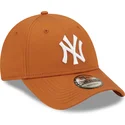 cappellino-marrone-regolabile-9forty-league-essential-dei-new-york-yankees-mlb-di-new-era