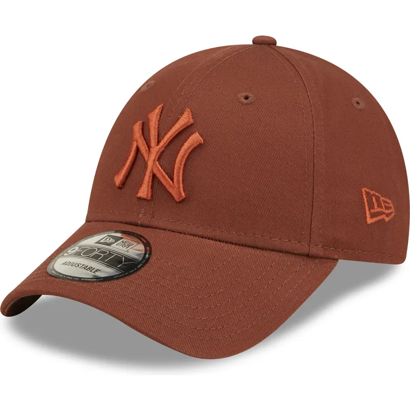cappelli-curva-marrone-cinghia-regolabile-9forty-league-essential-dei-new-york-yankees-mlb-di-new-era