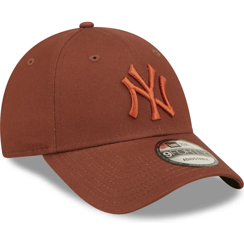 mutzen-gebogen-braun-verstellbares-band-9forty-league-essential-der-new-york-yankees-mlb-von-new-era