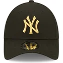 gorra-curva-negra-ajustable-con-logo-dorado-9forty-metallic-de-new-york-yankees-mlb-de-new-era