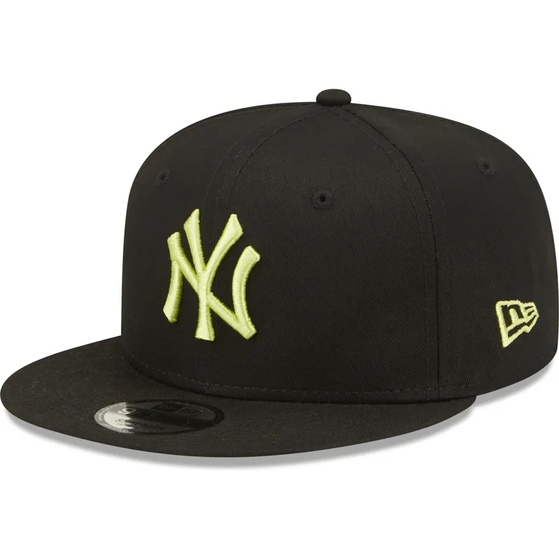 cappelli-piatta-nero-snapback-9fifty-league-essential-dei-new-york-yankees-mlb-di-new-era