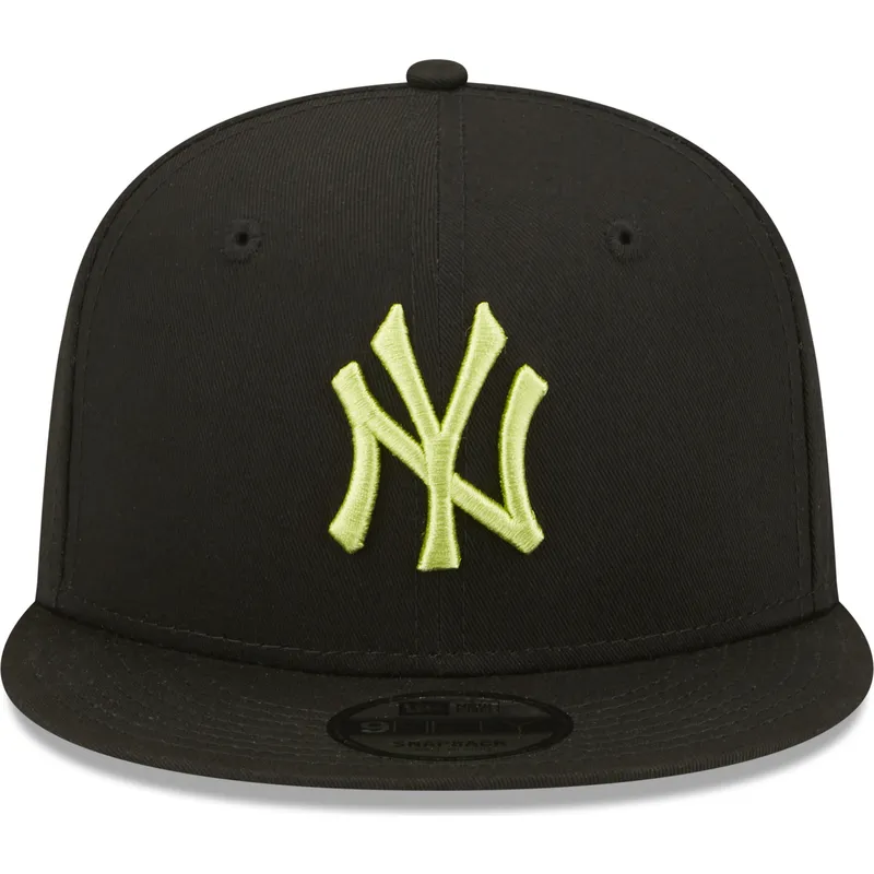 mutzen-flach-schwarz-snapback-9fifty-league-essential-der-new-york-yankees-mlb-von-new-era