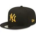 cappelli-piatta-nero-snapback-9fifty-league-essential-dei-new-york-yankees-mlb-di-new-era