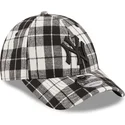 schwarze-verstellbare-kappe-mit-gebogenem-schirm-und-schwarzem-logo-9forty-plaid-der-new-york-yankees-mlb-von-new-era