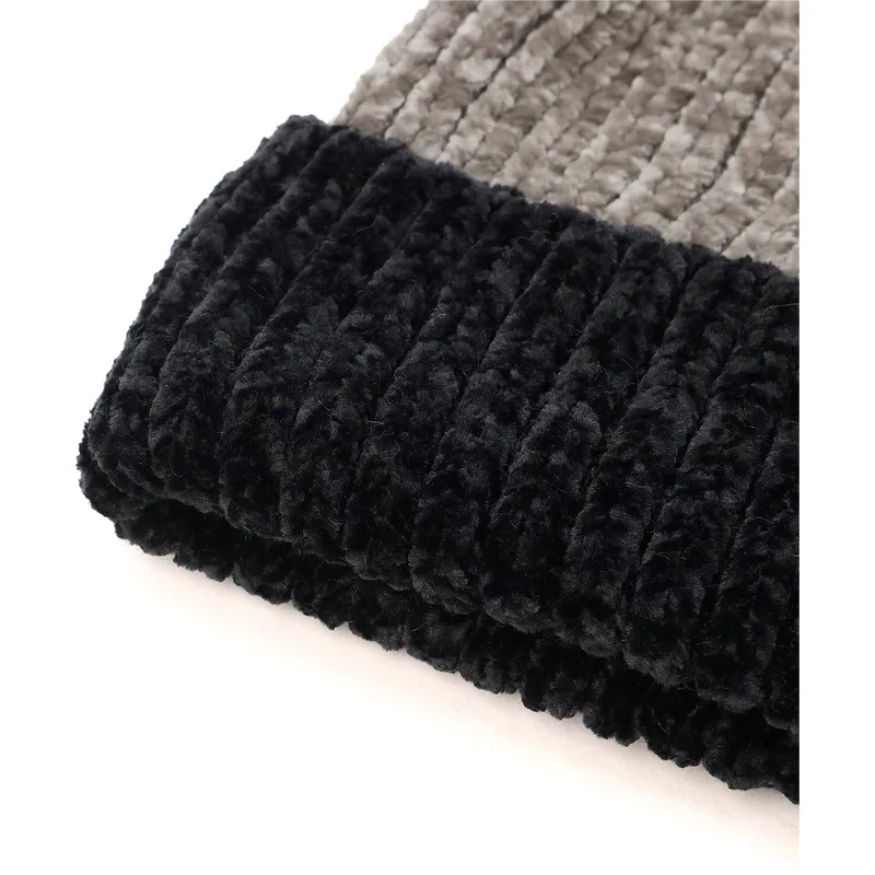 mutzen-pompon-schwarz-von-puma
