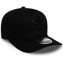cappellino-curvo-nero-snapback-con-logo-nero-9fifty-tonal-stretch-snap-dei-new-york-yankees-mlb-di-new-era