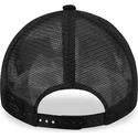 svart-truckerkeps-med-svart-logotyp-9forty-a-frame-tonal-av-chicago-bulls-nba-fran-new-era