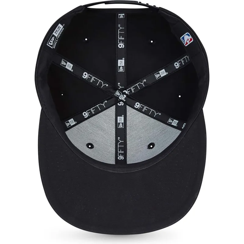 cappello-piatto-nero-snapback-con-logo-nero-9fifty-dei-los-angeles-lakers-nba-di-new-era