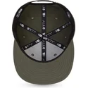 cappellino-piatto-verde-snapback-9fifty-essential-dei-new-york-yankees-mlb-di-new-era