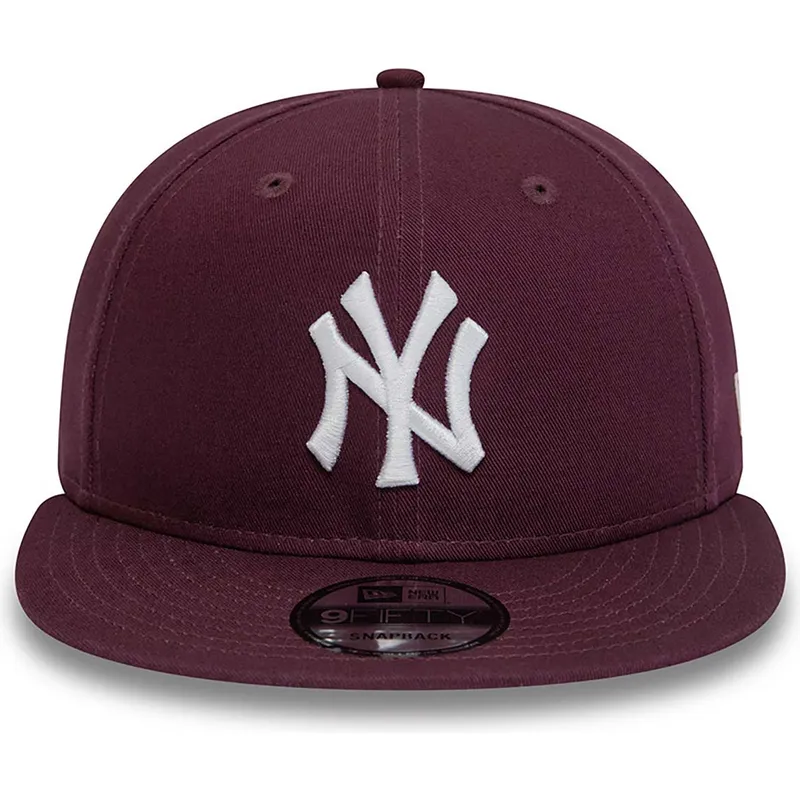 mutzen-flach-rot-snapback-granate-9fifty-essential-der-new-york-yankees-mlb-von-new-era