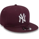 cappelli-piatta-rosso-snapback-granate-9fifty-essential-dei-new-york-yankees-mlb-di-new-era