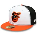cappello-piatto-bianco-nero-e-arancione-aderente-59fifty-authentic-on-field-dei-baltimore-orioles-mlb-di-new-era