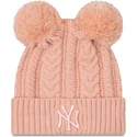gorro-rosa-con-pompon-con-logo-rosa-da-donna-cuff-double-dei-new-york-yankees-mlb-di-new-era