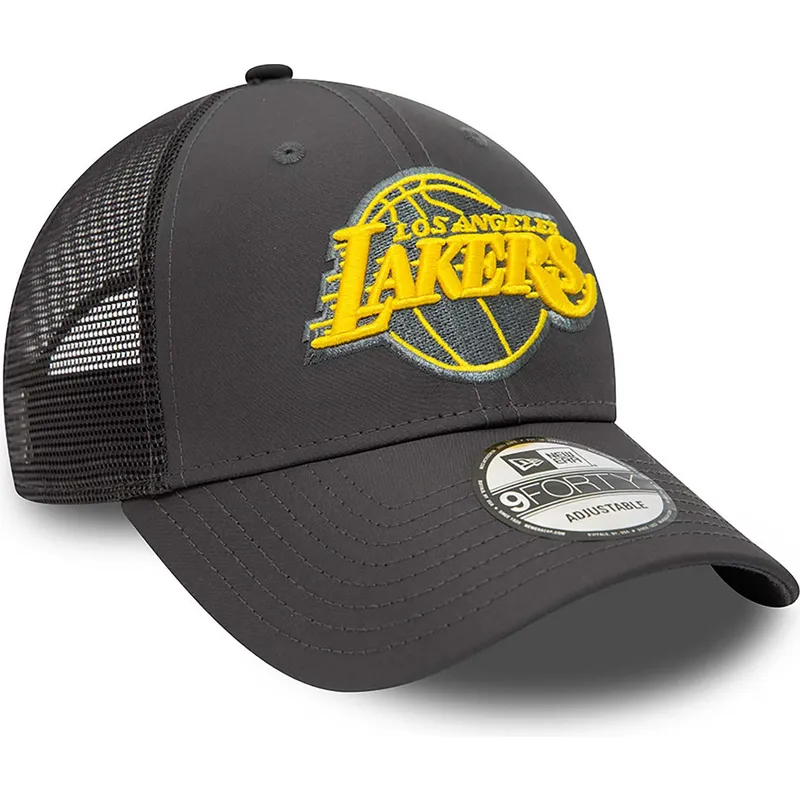 mutzen-gebogen-grau-verstellbares-band-9forty-home-field-der-los-angeles-lakers-nba-von-new-era