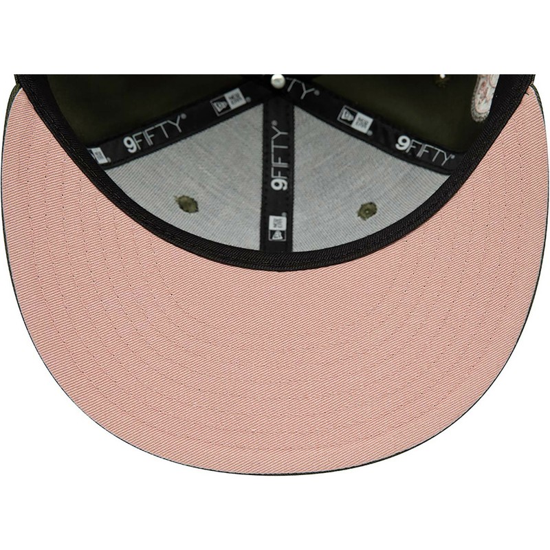 new-era-flat-brim-pink-logo-9fifty-side-patch-chicago-white-sox-mlb-green-snapback-cap