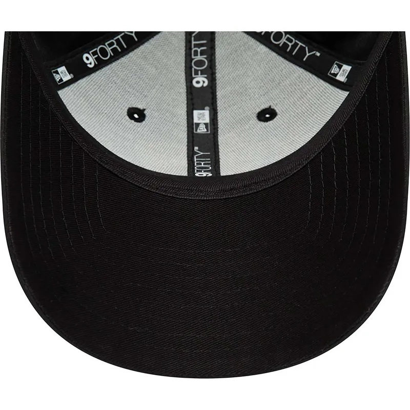mutzen-gebogen-schwarz-verstellbares-band-9forty-print-infill-der-brooklyn-nets-nba-von-new-era