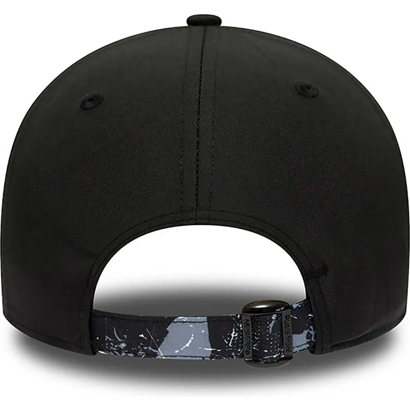 cappelli-curva-nero-cinghia-regolabile-9forty-print-infill-dei-brooklyn-nets-nba-di-new-era cappelli-curva-nero-cinghia-regolabile-9forty-print-infill-dei-brooklyn-nets-nba-di-new-era