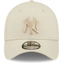 gorra-curva-beige-ajustada-con-logo-beige-39thirty-league-essential-de-new-york-yankees-mlb-de-new-era