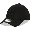 mutzen-gebogen-schwarz-snapback-9forty-league-essential-der-new-york-yankees-mlb-von-new-era
