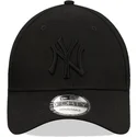 cappellino-nero-snapback-con-visiera-curva-e-logo-nero-9forty-league-essential-dei-new-york-yankees-mlb-di-new-era