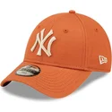 mutzen-gebogen-orange-verstellbares-band-fur-kinder-9forty-league-essential-der-new-york-yankees-mlb-von-new-era