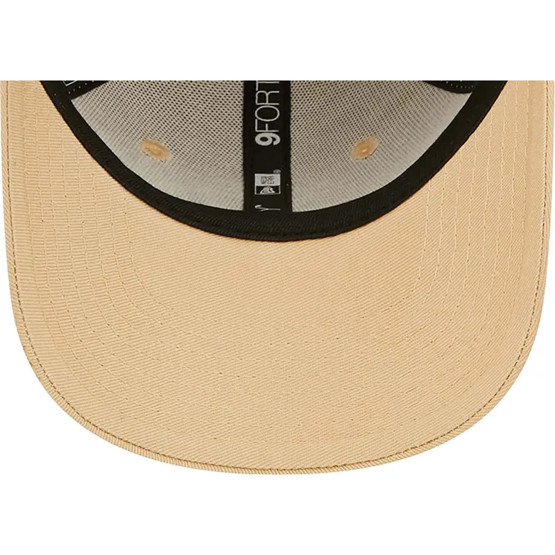 cappelli-curva-beige-cinghia-regolabile-per-bambino-marron-9forty-league-essential-dei-new-york-yankees-mlb-di-new-era