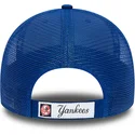 verstellbare-blaue-trucker-kappe-9forty-home-field-der-new-york-yankees-mlb-von-new-era