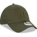 cappellino-snapback-verde-con-visiera-curva-e-logo-verde-9forty-league-essential-dei-new-york-yankees-mlb-di-new-era