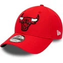 cappelli-curva-rosso-cinghia-regolabile-9forty-team-side-patch-dei-chicago-bulls-nba-di-new-era