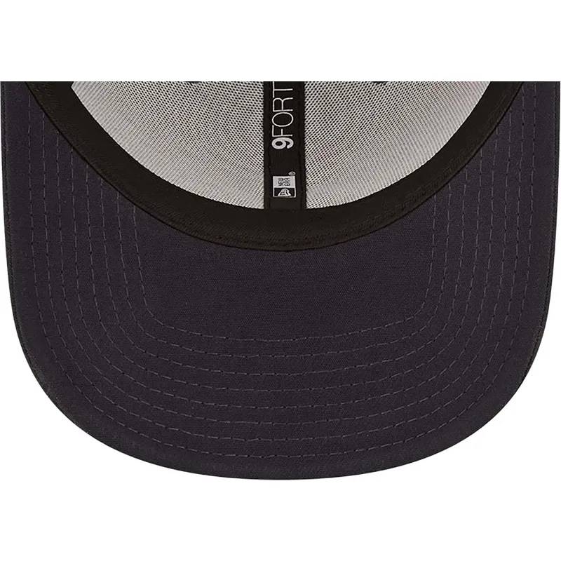cappelli-curva-blu-marino-cinghia-regolabile-9forty-repreve-dei-chicago-white-sox-mlb-di-new-era cappelli-curva-blu-marino-cinghia-regolabile-9forty-repreve-dei-chicago-white-sox-mlb-di-new-era
