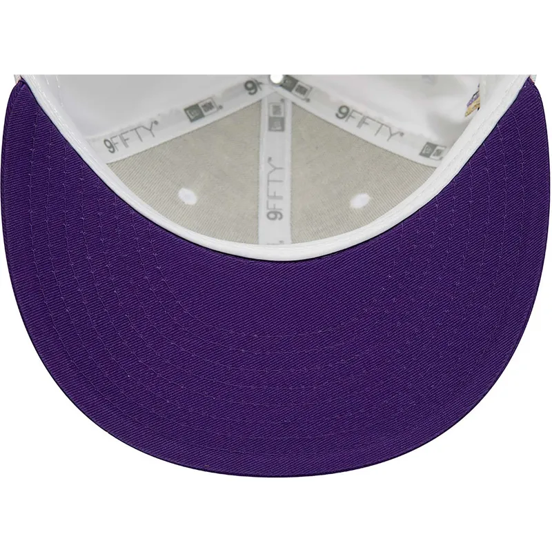 cappelli-piatta-bianco-snapback-9fifty-crown-patches-champions-dei-los-angeles-lakers-nba-di-new-era