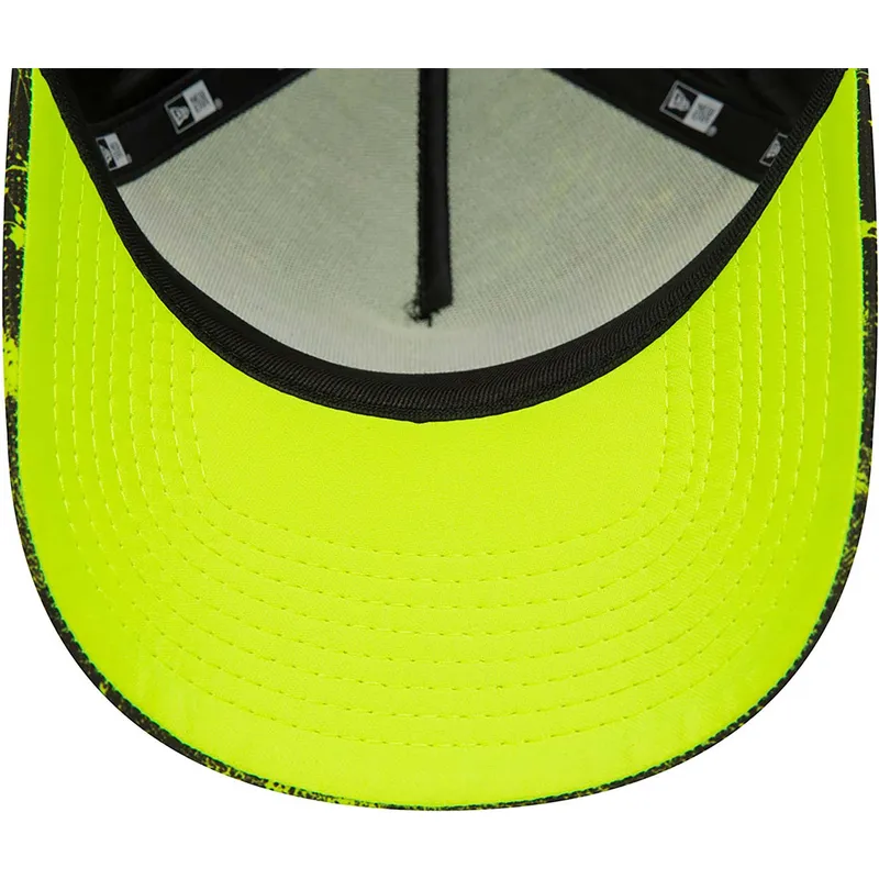 cappelli-curva-giallo-snapback-valentino-rossi-vr46-9forty-all-over-print-dei-valentino-rossi-vr46-motogp-di-new-era