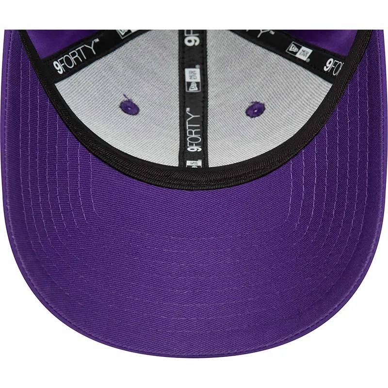 cappelli-curva-viola-cinghia-regolabile-9forty-print-infill-dei-los-angeles-lakers-nba-di-new-era