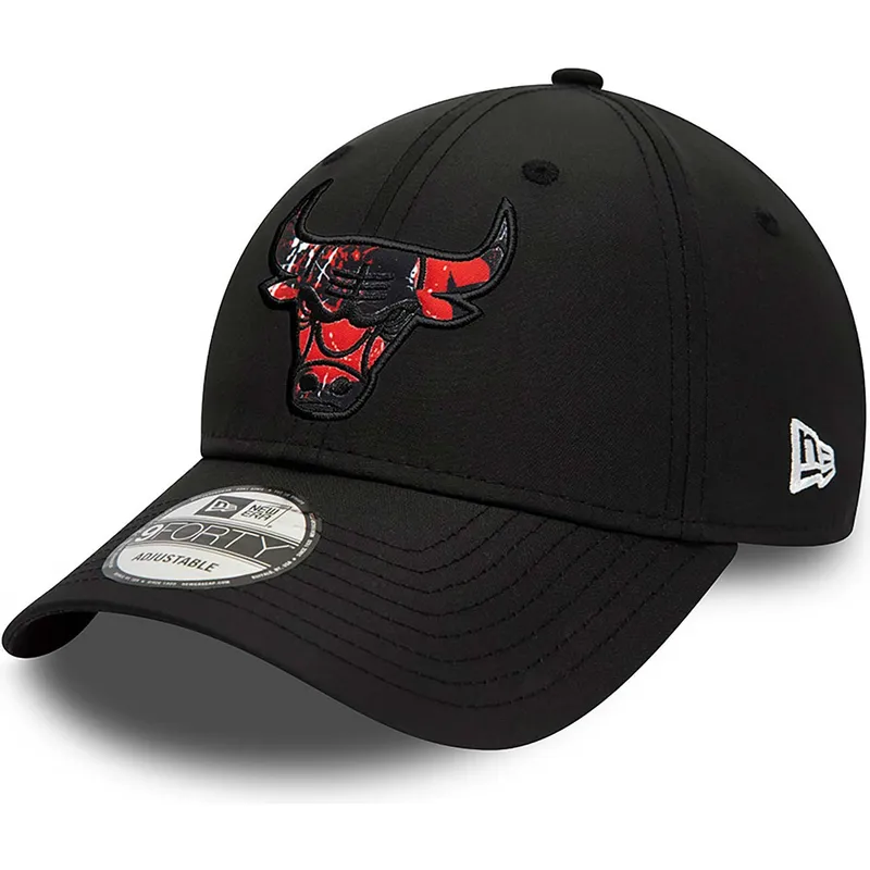 cappelli-curva-nero-cinghia-regolabile-9forty-print-infill-dei-chicago-bulls-nba-di-new-era