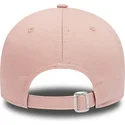 gorra-curva-rosa-ajustable-con-logo-rosa-9forty-seasonal-de-mclaren-racing-formula-1-de-new-era