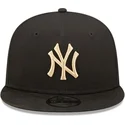 cappellino-nero-snapback-a-visiera-piatta-con-logo-beige-9fifty-league-essential-dei-new-york-yankees-mlb-di-new-era