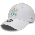 cappellino-curvo-bianco-regolabile-da-donna-con-logo-multicolore-9forty-ombre-infill-dei-new-york-yankees-mlb-di-new-era