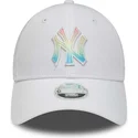 cappellino-curvo-bianco-regolabile-da-donna-con-logo-multicolore-9forty-ombre-infill-dei-new-york-yankees-mlb-di-new-era
