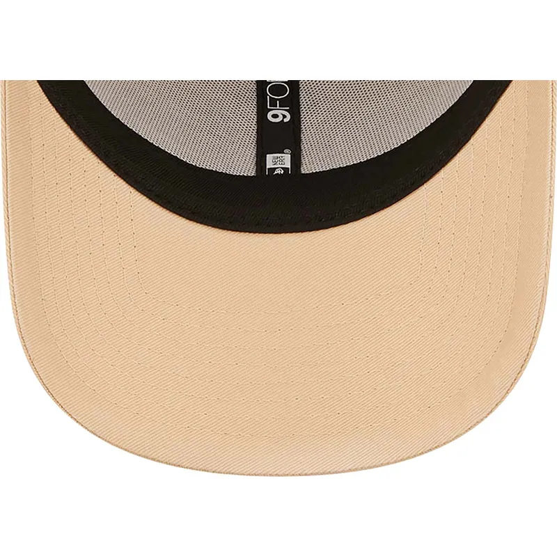 cappelli-curva-beige-cinghia-regolabile-marron-9forty-league-essential-dei-new-york-yankees-mlb-di-new-era