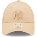 cappellino-curvo-beige-regolabile-da-donna-con-logo-beige-9forty-league-essential-dei-new-york-yankees-mlb-di-new-era