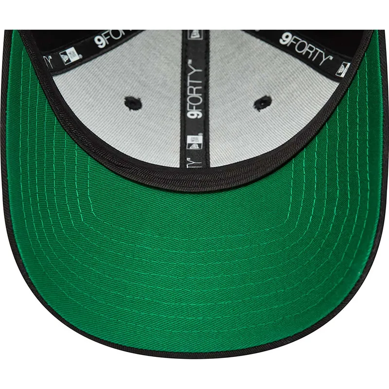 cappelli-curva-nero-cinghia-regolabile-9forty-team-side-patch-dei-chicago-white-sox-mlb-di-new-era cappelli-curva-nero-cinghia-regolabile-9forty-team-side-patch-dei-chicago-white-sox-mlb-di-new-era
