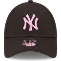 mutzen-gebogen-schwarz-verstellbares-band-fur-kinder-rosa-9forty-league-essential-der-new-york-yankees-mlb-von-new-era