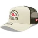 cappellino-trucker-beige-buffalo-new-york-a-frame-state-patch-di-new-era