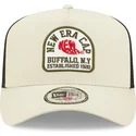 cappellino-trucker-beige-buffalo-new-york-a-frame-state-patch-di-new-era