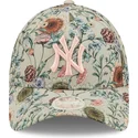 mutzen-gebogen-beige-verstellbares-band-9forty-all-over-print-floral-der-new-york-yankees-mlb-von-new-era