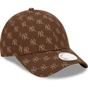 cappelli-curva-marrone-cinghia-regolabile-9forty-monogram-dei-new-york-yankees-mlb-di-new-era
