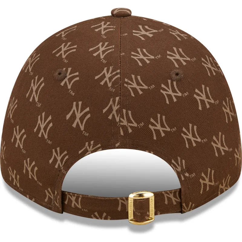 cappelli-curva-marrone-cinghia-regolabile-9forty-monogram-dei-new-york-yankees-mlb-di-new-era cappelli-curva-marrone-cinghia-regolabile-9forty-monogram-dei-new-york-yankees-mlb-di-new-era