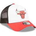 cappellino-trucker-bianco-nero-e-rosso-a-frame-team-colour-di-chicago-bulls-nba-di-new-era